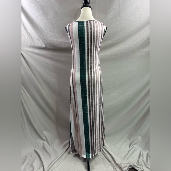 Boho Striped Round Neck Sleeveless Dress With Pockets - Picture 7 of 7